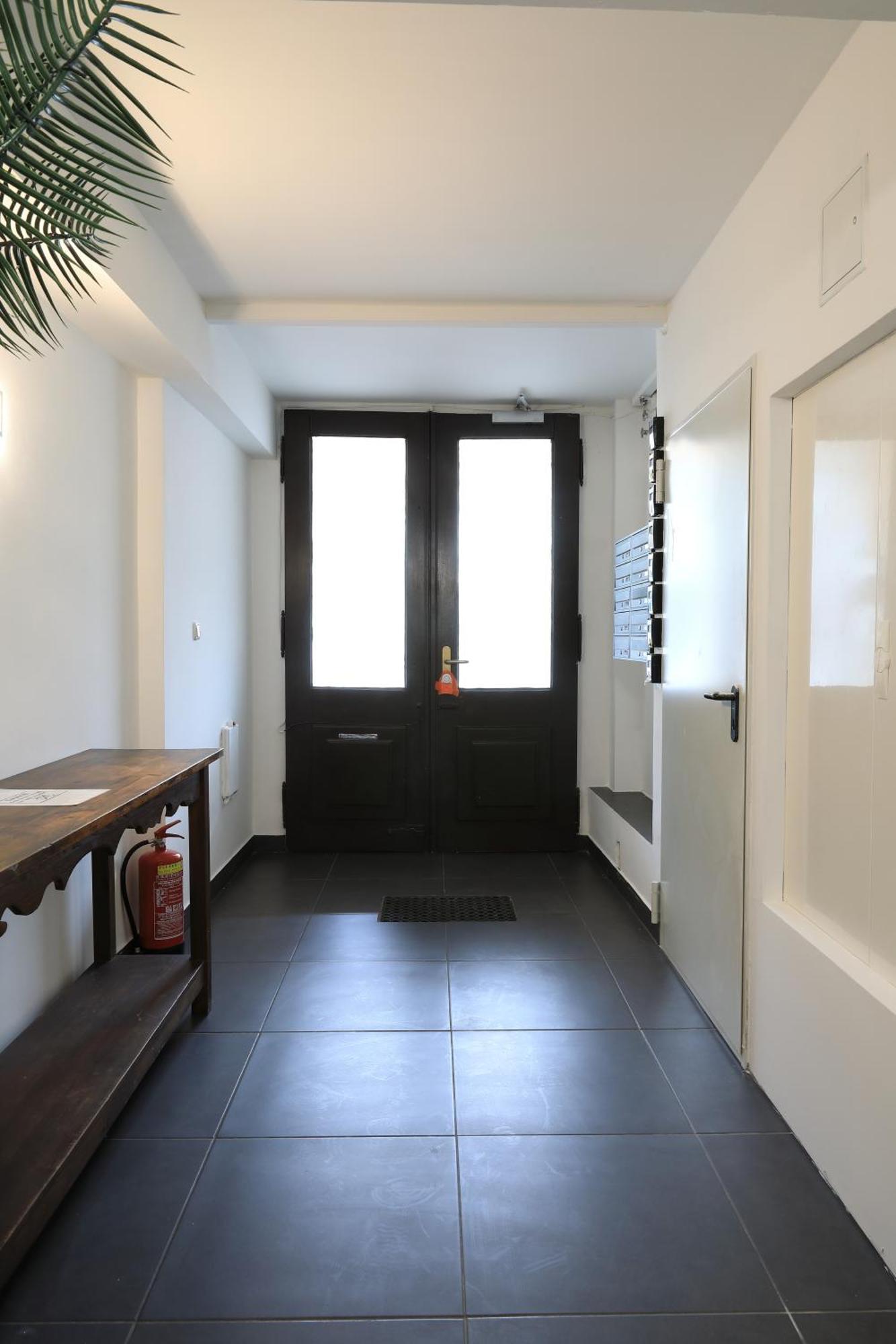 04 Apartment *